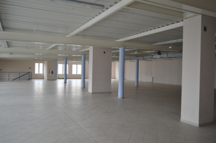 Zdjęcie przedmiotu: Budynek handlowo-biurowy