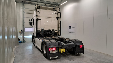 Zdjęcie przedmiotu: SCANIA R460 Super E6 18.0t 4x2 NA Highline