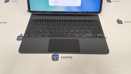 Zdjęcie przedmiotu: Планшет Apple iPad Pro 12.9'' 256GB сріблястого кольору, код виробника: MNXT3FD/A + клавіатура Apple Magic Keyboard для iPad Pro 12.9'' (5-го покоління) чорного кольору, код виробника: MJQK3Z/A