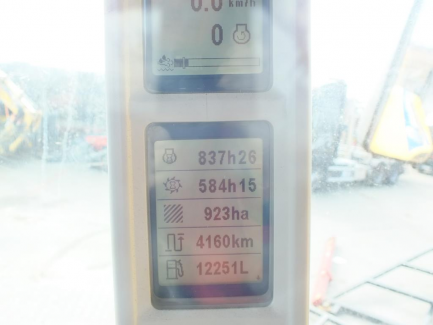 Zdjęcie przedmiotu: Kombajn zbożowy NEW HOLLAND TC 5.80 479 + header NEW HOLLAND 17 + w&oacute;zek