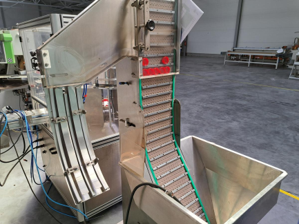 Zdjęcie przedmiotu: Automatic Cap Lining Machine FRTB-SD3-C
