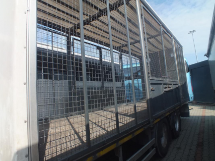 Zdjęcie przedmiotu: Przyczepa z osiami centralnymi KONAR JG6