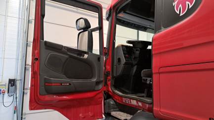 Zdjęcie przedmiotu: SCANIA G450 SCR E6 19.0t LA 4x2 HNA