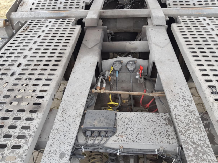 Zdjęcie przedmiotu: PACKAGE AUCTION SCANIA P 380 LB4x2 MLB + Silver Car trailer SRBU 62