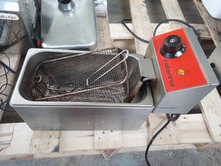 Zdjęcie przedmiotu: PROMOTION GASTRONOMY Set of gastronomic equipment (SW-1S kitchen scale, FCM 786100 spiral mixer, Chopper, Unox Cheftop convection steam oven with a hood, Mijar King E water softener, Stalgast IP2 fryer, Ma-Ga TC123 meat grinder)