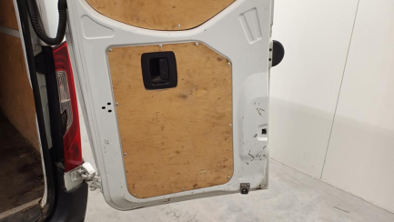 Zdjęcie przedmiotu: Mercedes-Benz Sprinter 319 CDI E6 3.5t Niezgodność w DR- ilość miejsc