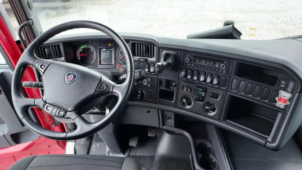 Zdjęcie przedmiotu: SCANIA R450 SCR E6 19.0t LA4x2 HEB Highline