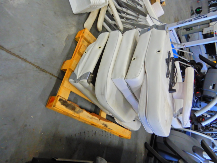 Zdjęcie przedmiotu: Cosmetic armchairs (4 pieces) YASUMI Sp. z o.o. Sp. k.