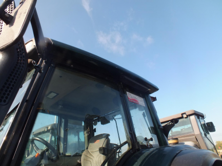 Zdjęcie przedmiotu: VALTRA T213 VERSU agricultural tractor