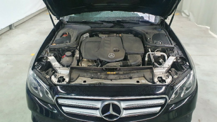 Zdjęcie przedmiotu: Mercedes-benz E 200 Sedan / Limousine