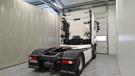 Zdjęcie przedmiotu: Renault T E6d 19.0t High Sleeper Cab
