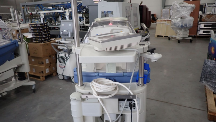 Zdjęcie przedmiotu: Closed incubator for premature babies and sick newborns DRAGER Caleo