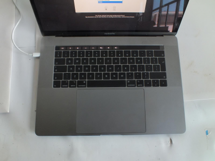 Zdjęcie przedmiotu: LAPTOP APPLE MAC BOOK PRO 15