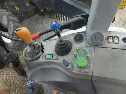 Zdjęcie przedmiotu: DEUTZ FAHR AGROTRON K610 T22 + TUR farm tractor