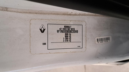 Zdjęcie przedmiotu: Renault Master FWD dCi E6 3.5t L3H2 Pack Clim
