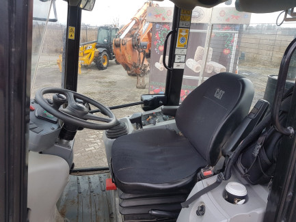 Zdjęcie przedmiotu: Ładowarka kołowa CATERPILLAR 908H2