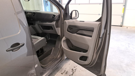 Zdjęcie przedmiotu: Toyota PROACE 2.0 CRD E6.2 3.1t Long Active