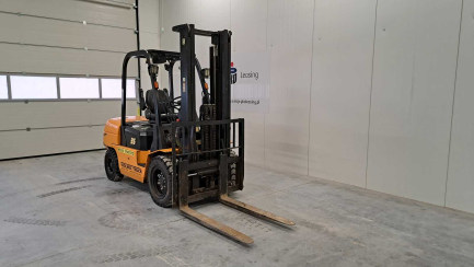 Zdjęcie przedmiotu: Hangcha CPCD35N-RW56B Forklift
