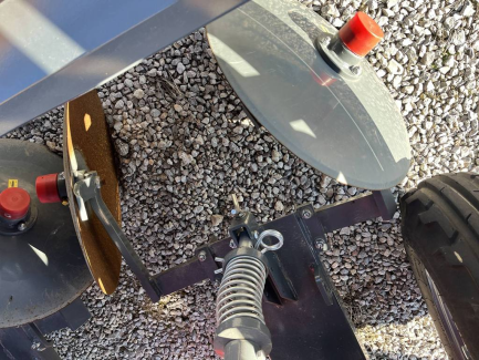 Zdjęcie przedmiotu: Dwurzędowa sadzarka do ziemniak&oacute;w UNIA KORA 2W