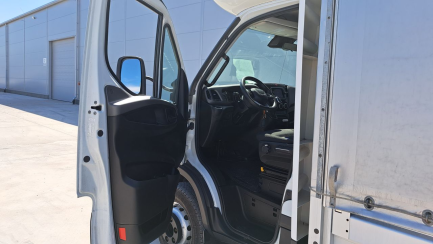 Zdjęcie przedmiotu: Iveco Daily 70C18H HI-MATIC MR`22 E6e 7.2t