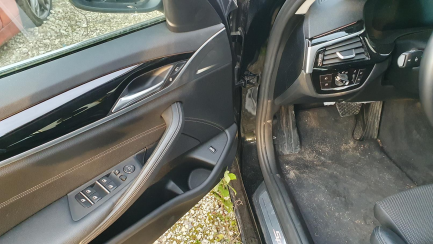 Zdjęcie przedmiotu: BMW, Seria 5 [G30/F90] 16-20, 525d Sport Line sport-aut