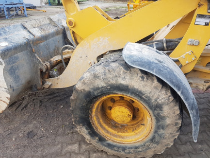 Zdjęcie przedmiotu: Ładowarka kołowa CATERPILLAR 908H2