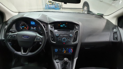 Zdjęcie przedmiotu: Ford Focus sedan 1.6 Trend