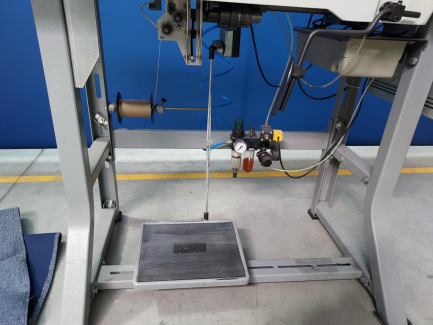 Zdjęcie przedmiotu: Взуття швейна машина C.M.C.I. FC05