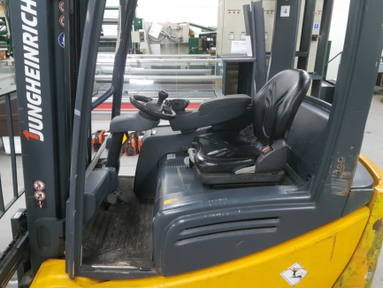 Zdjęcie przedmiotu: W&oacute;zek widłowy Jungheirich EFG220 GE115-310ZT