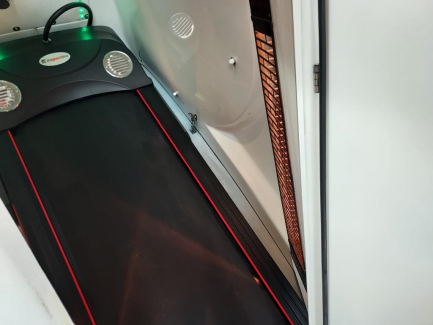 Zdjęcie przedmiotu: Cosmetic device Body Shape BIOPROFIT Sp. z o.o. - a device based on a vacuum system combining the advantages of physical effort, negative pressure and IR radiation.