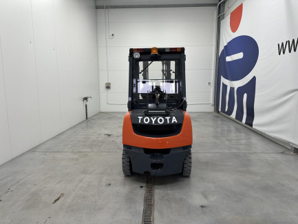 Zdjęcie przedmiotu: Вилочний навантажувач TOYOTA 02-8FGF25