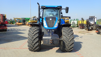 Zdjęcie przedmiotu: NEW HOLLAND T7.230 AutoCommand agricultural tractor