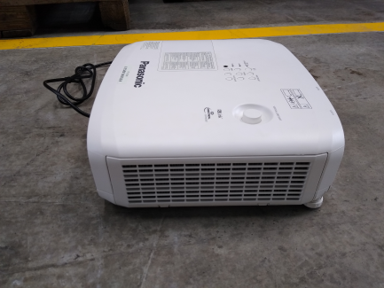 Zdjęcie przedmiotu: PANASONIC PT-VZ580 projector