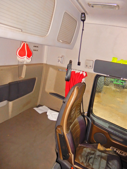 Zdjęcie przedmiotu: AUCTION OF THE DAY Volvo FH 16 700 6x4 Globetrotter Euro 5 with BERGS FOGEN timber body with JONSERED 1080 crane