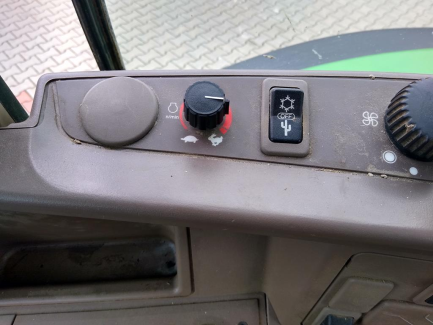 Zdjęcie przedmiotu: John Deere 6430 tractor + KNOCH I front loader