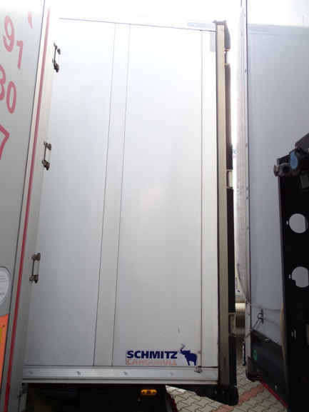 Zdjęcie przedmiotu: MEGA SCHMITZ SCB * S3B refrigerator semi-trailer