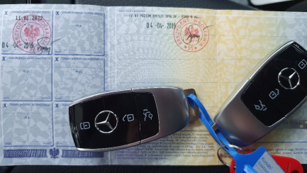 Zdjęcie przedmiotu: Mercedes-benz E 220 Sedan