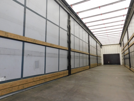 Zdjęcie przedmiotu: KRONE SD Curtain semitrailer