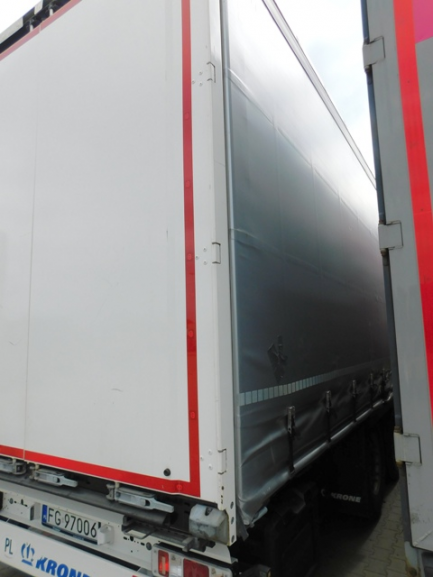 Zdjęcie przedmiotu: KRONE SD Curtain semitrailer