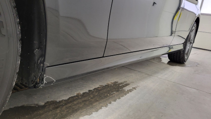 Zdjęcie przedmiotu: Mercedes-Benz E 220 d 4-Matic AMG/Avantgarde