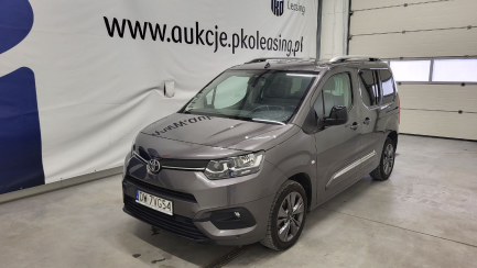 Toyota Proace City Verso 1.2 D-4T Family