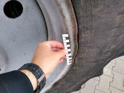 Zdjęcie przedmiotu: AUKCJA PAKIETOWA Ciągnik rolniczy Belarus 1221.2 + Przyczepa zrywkowa Palms 12D/700