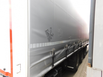 Zdjęcie przedmiotu: KRONE SD Curtain semitrailer