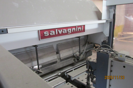 Zdjęcie przedmiotu: SALVAGNINI P2 Performer bending center - a CNC device designed for bending metal sheets up to 2 mm thick.
