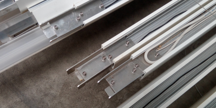 Zdjęcie przedmiotu: LED shop lighting set: POLARIS Led line, model Zander 240-180-54W-D - 16 pcs, rope suspensions - 30 pcs, connector - 1 pcs.