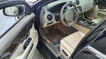 Zdjęcie przedmiotu: JAGUAR, XJ 15-, 3.0 D V6 Premium Luxury