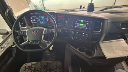 Zdjęcie przedmiotu: SCANIA R460 Super E6 18.0t 4x2 NA Highline