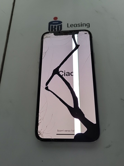 Zdjęcie przedmiotu: Telefon / Smartfon Apple iPhone 11 Pro 256 GB &ndash; srebrny kod prod. MWC82PM/A