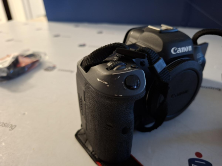 Zdjęcie przedmiotu: CANON EOS R5 digital camera