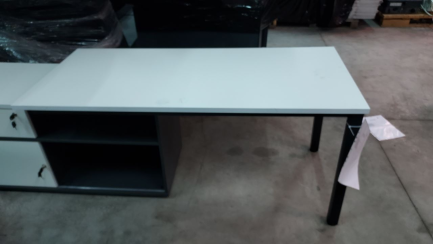 Zdjęcie przedmiotu: Room equipment - furniture